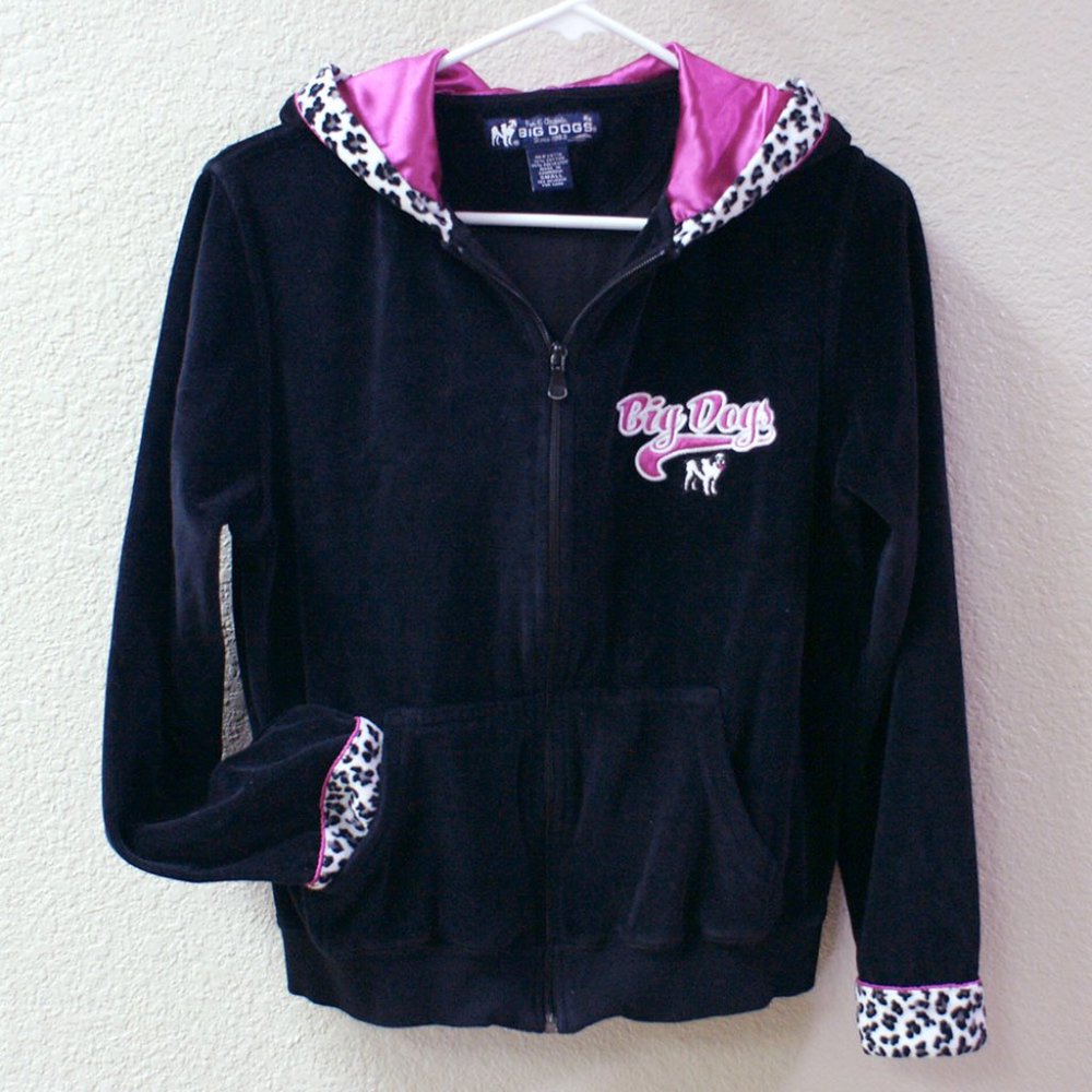 Soft black hoodie, pink & animal print trim 💋